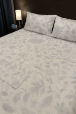 Nishat King size Bed Sheet with two pillows - Image 3